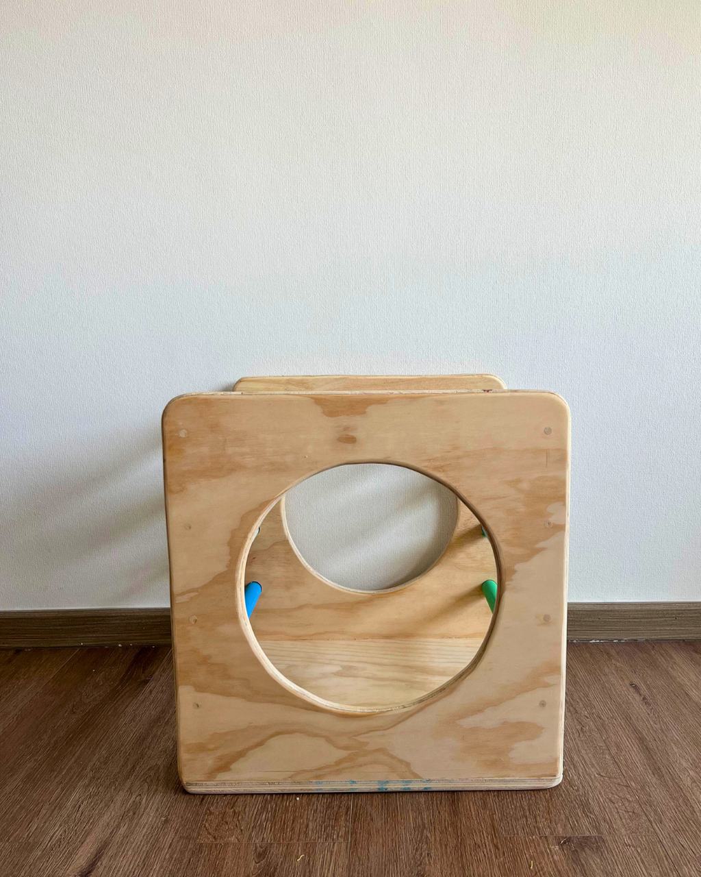 🧩 Cubo Pikler Montessori – Exploración, equilibrio y juego libre