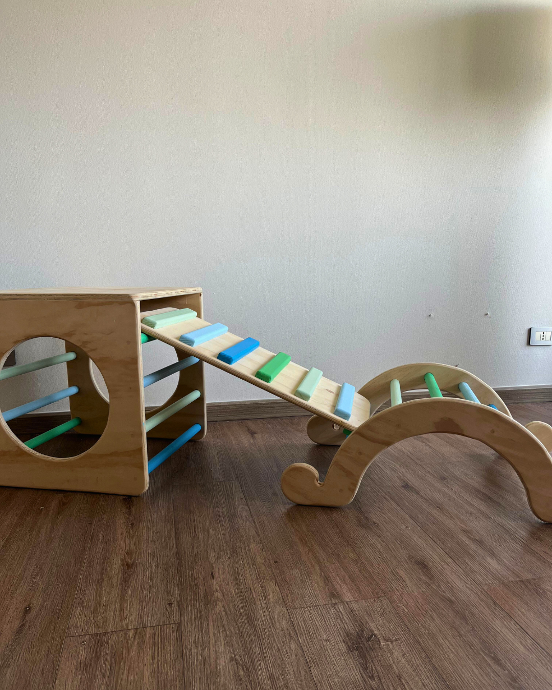 🌈 Set de Juego Pikler Montessori – Exploración y movimiento sin límites
