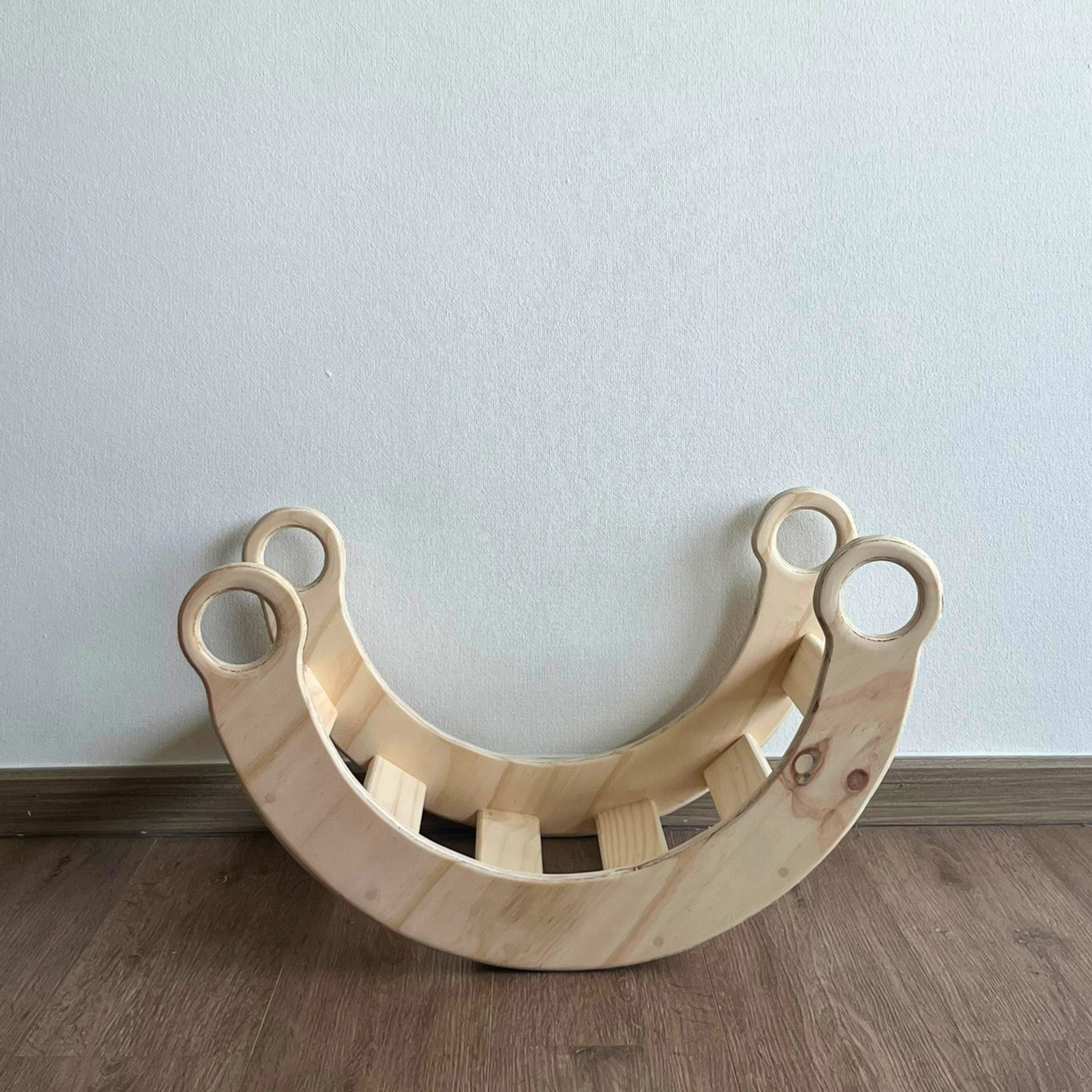 🌙 Balancín S Pikler Montessori – Movimiento libre en formato compacto