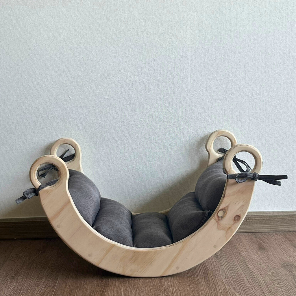 🌙 Balancín S Pikler Montessori – Movimiento libre en formato compacto