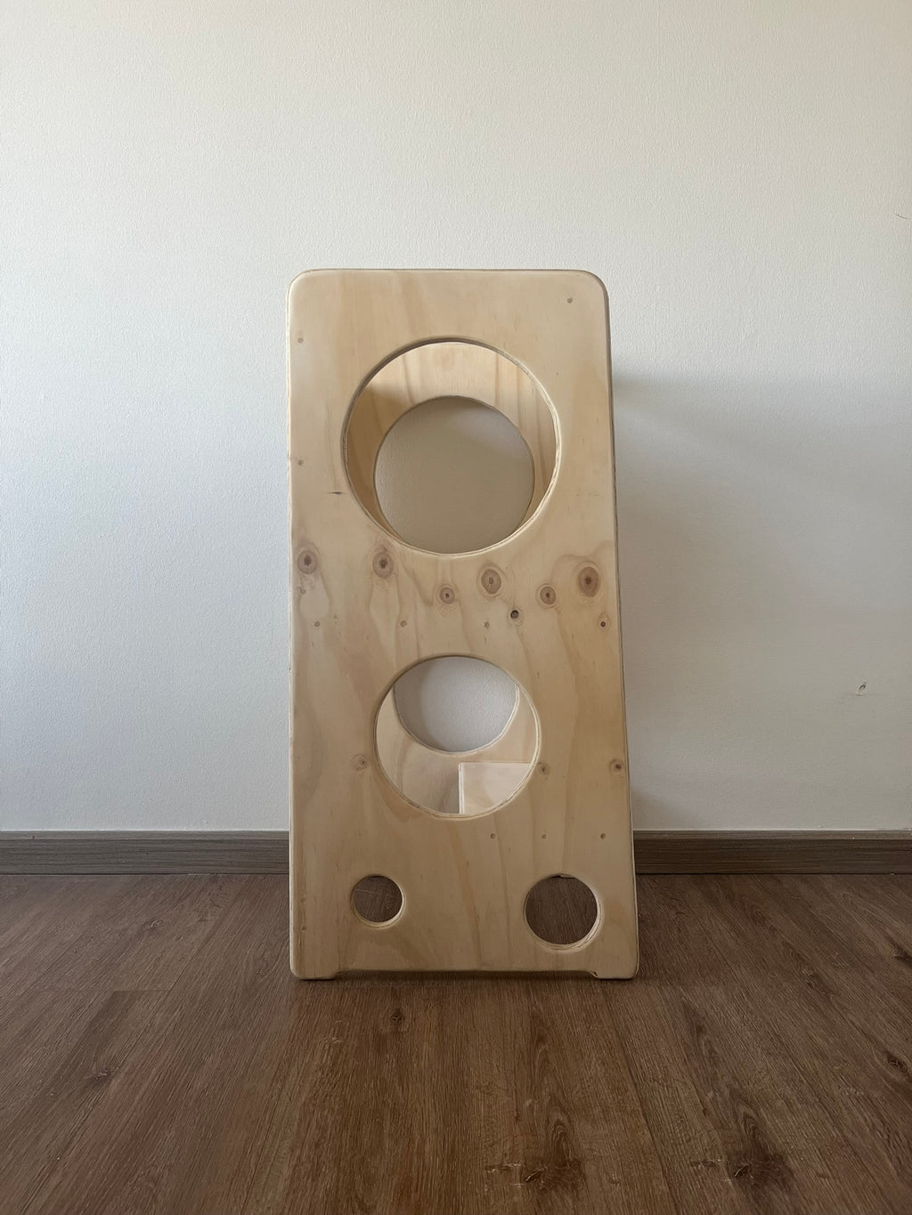 🪜 Torre de Aprendizaje Montessori – Participar, explorar y crecer con autonomía