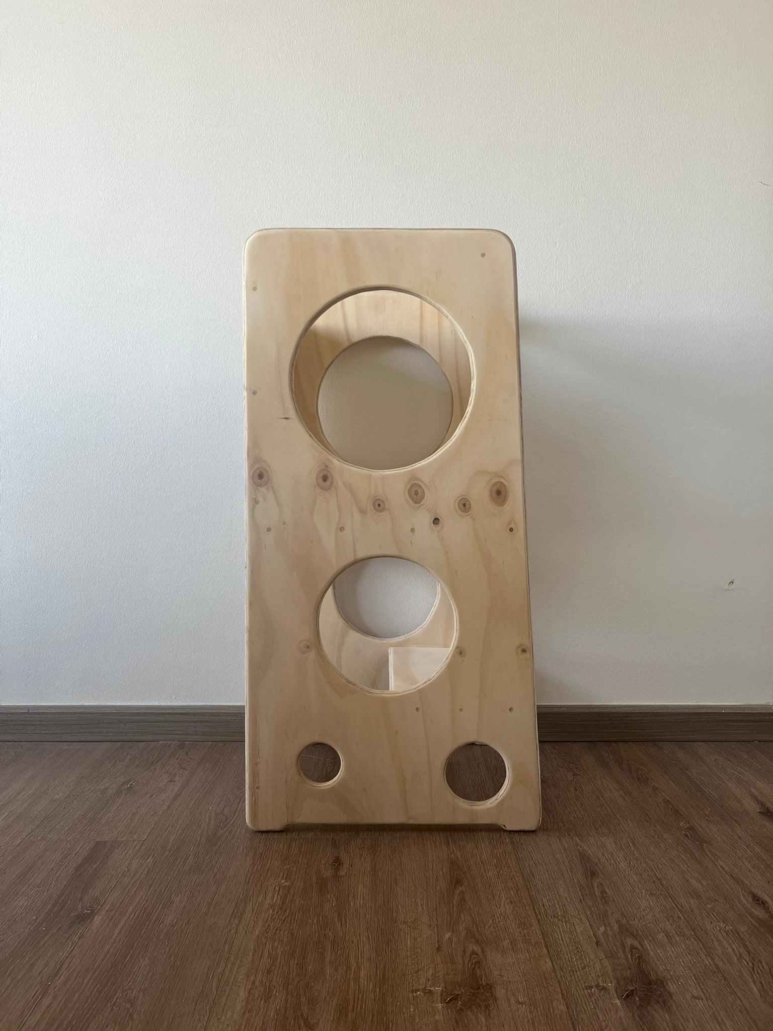 🪜 Torre de Aprendizaje Montessori – Participar, explorar y crecer con autonomía