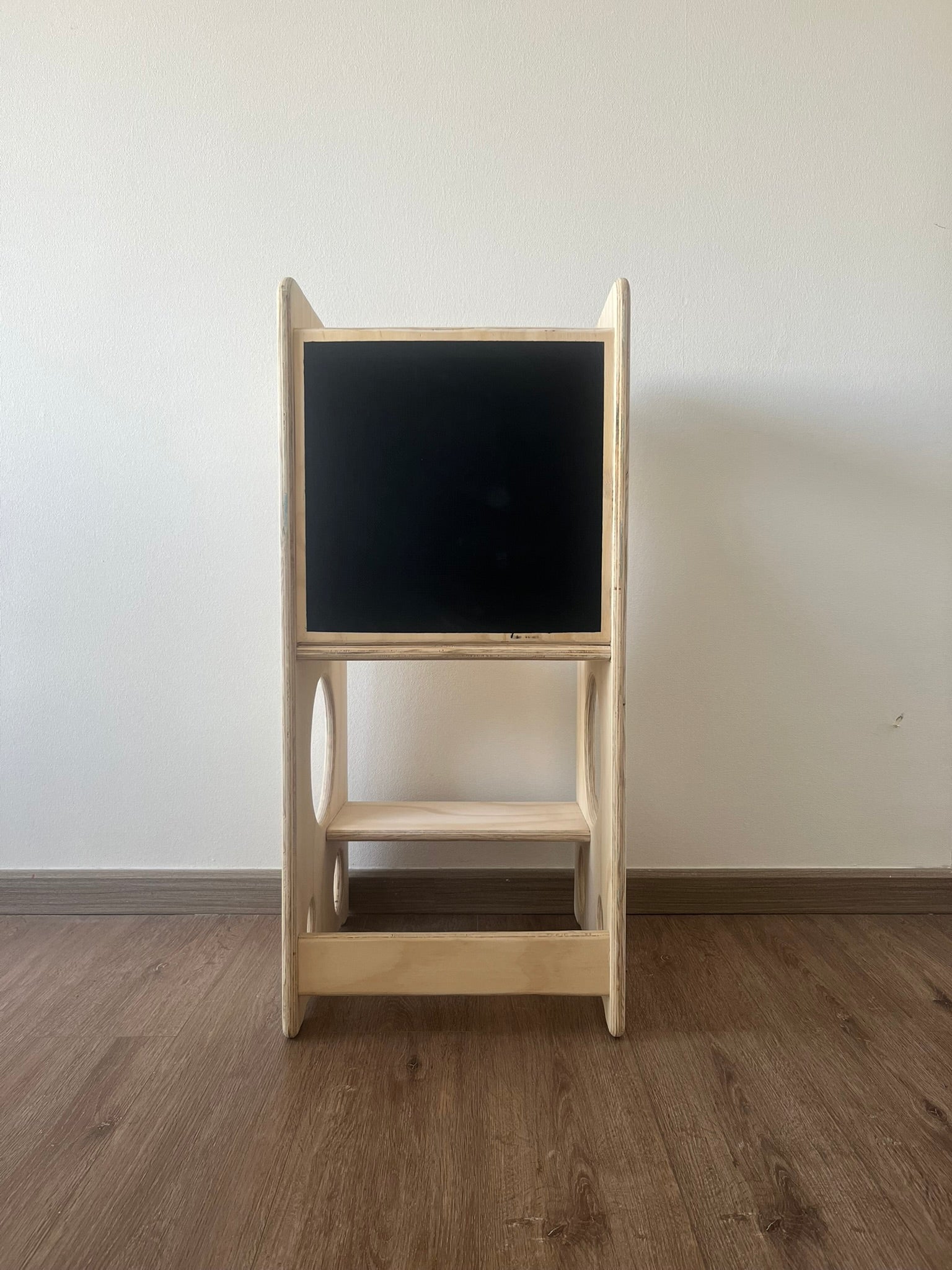 🪜 Torre de Aprendizaje Montessori – Participar, explorar y crecer con autonomía