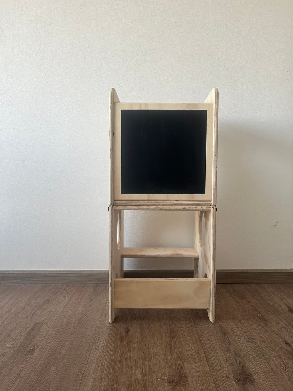 🪜 Torre de Aprendizaje Montessori – Participar, explorar y crecer con autonomía
