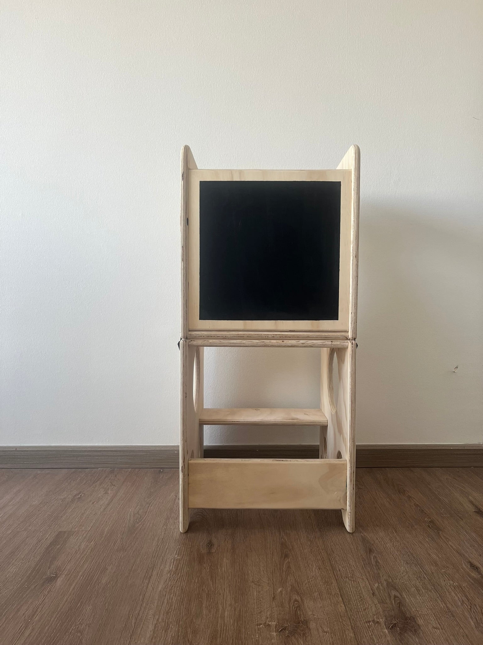 🪜 Torre de Aprendizaje Montessori – Participar, explorar y crecer con autonomía
