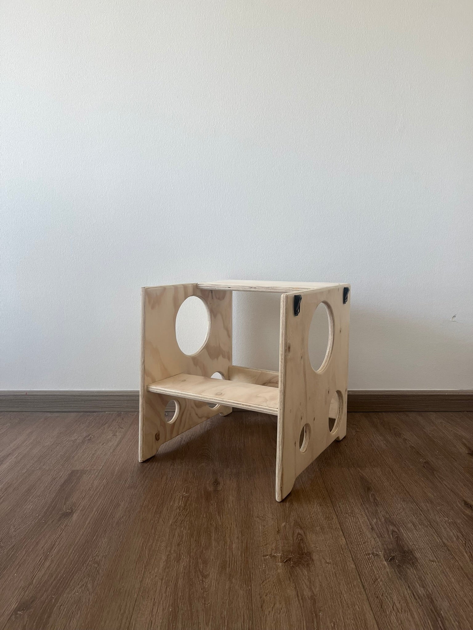 🪜 Torre de Aprendizaje Montessori – Participar, explorar y crecer con autonomía