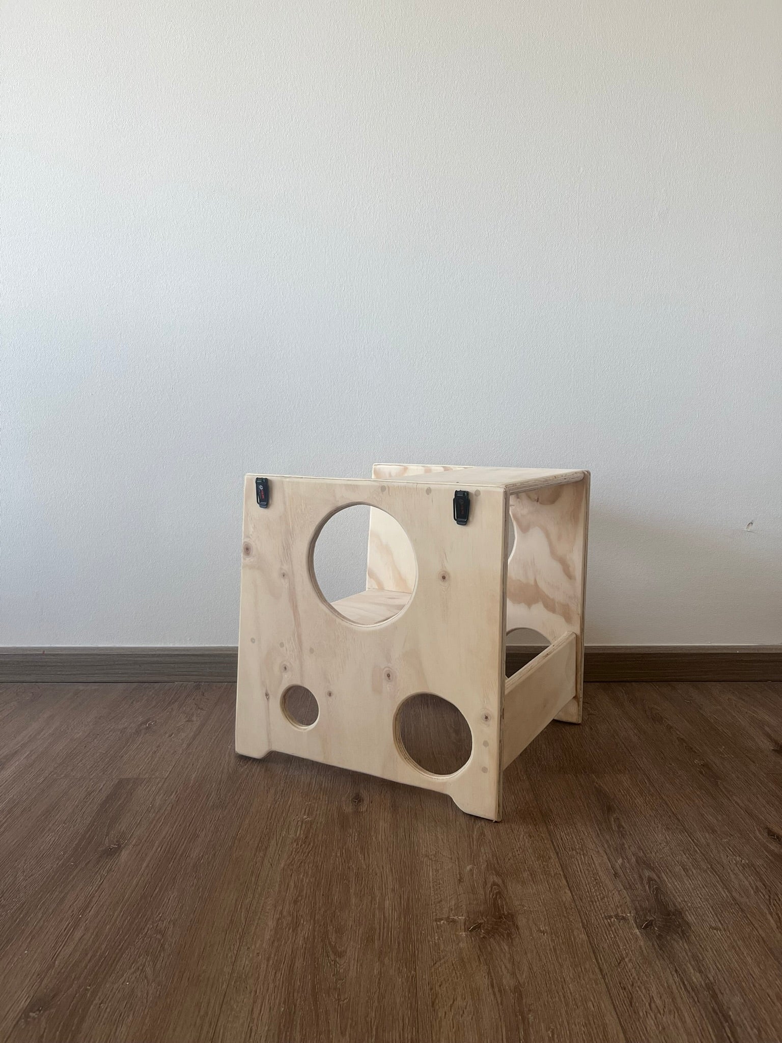 🪜 Torre de Aprendizaje Montessori – Participar, explorar y crecer con autonomía