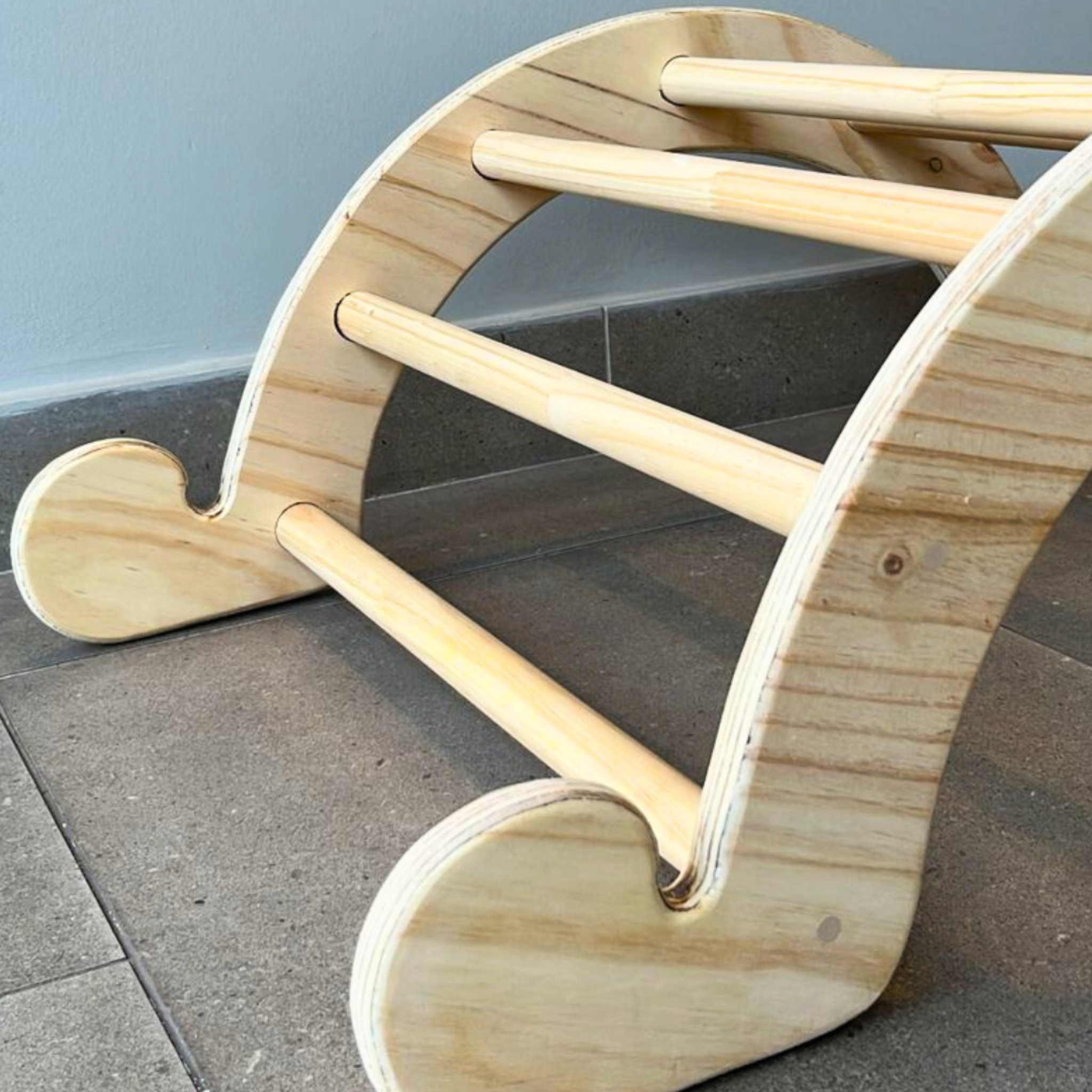 🌈 Arco Pikler Montessori – Movimiento libre y equilibrio natural